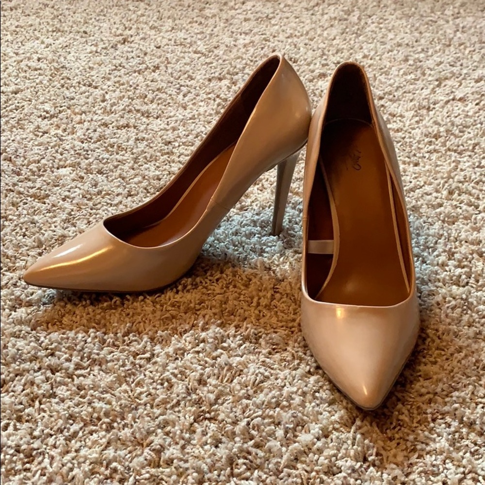 Mossimo Supply Co Nude Pumps